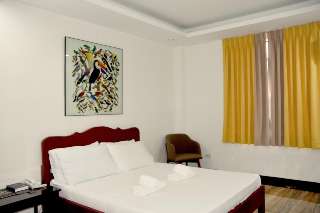Isla De Oro Hotel Mamburao Eksteriør billede