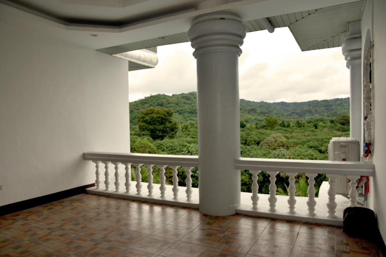 Isla De Oro Hotel Mamburao Eksteriør billede