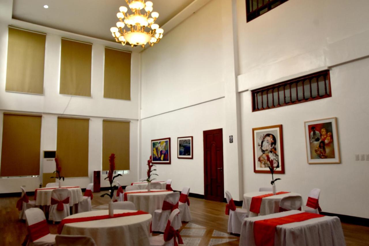Isla De Oro Hotel Mamburao Eksteriør billede