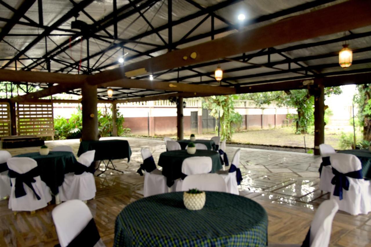 Isla De Oro Hotel Mamburao Eksteriør billede
