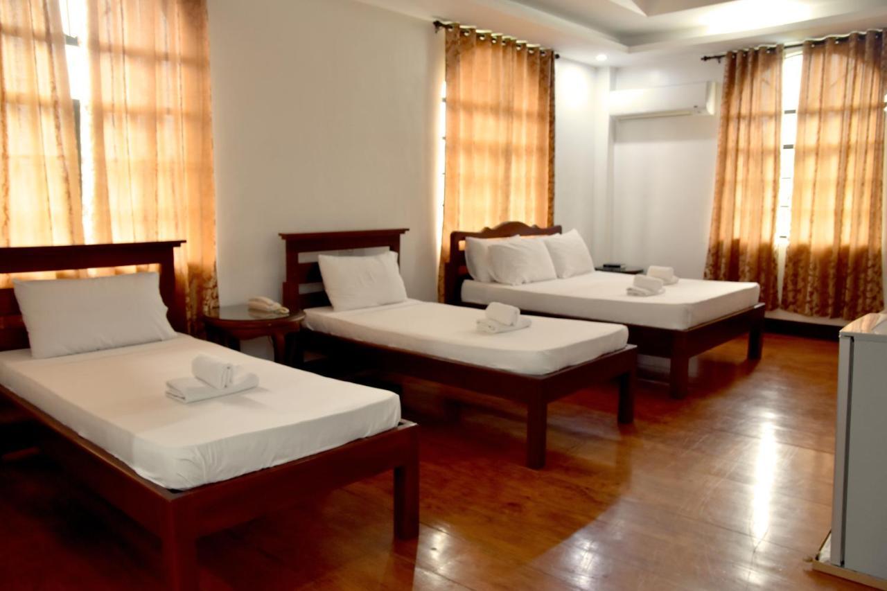 Isla De Oro Hotel Mamburao Eksteriør billede