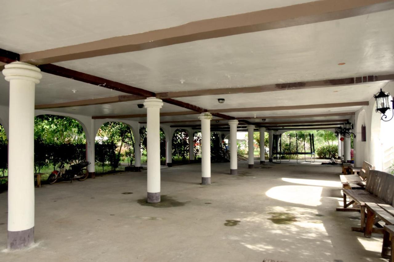 Isla De Oro Hotel Mamburao Eksteriør billede