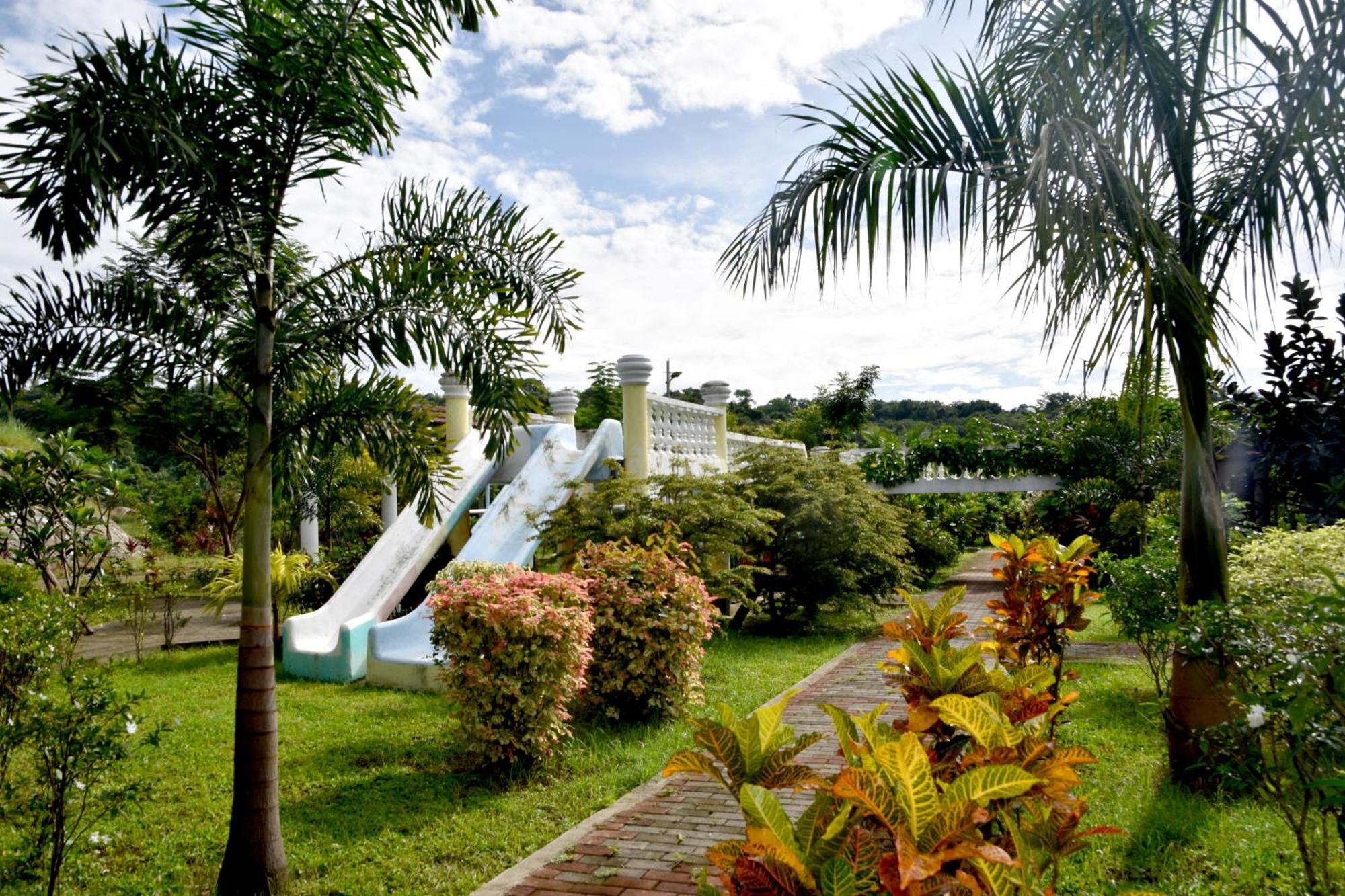 Isla De Oro Hotel Mamburao Eksteriør billede