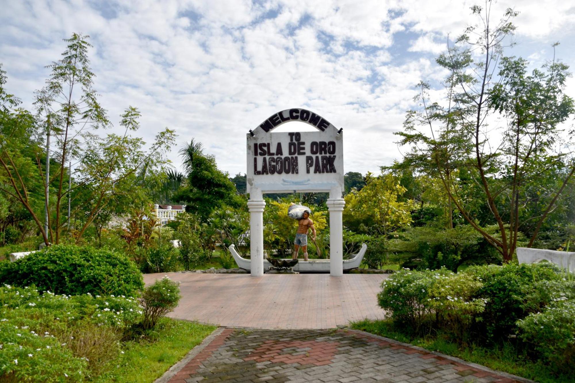 Isla De Oro Hotel Mamburao Eksteriør billede